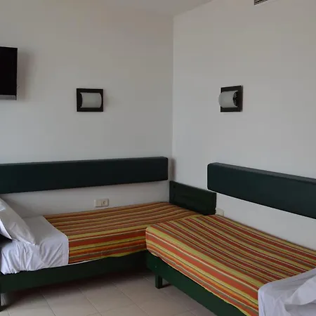 Rosanna Apartment